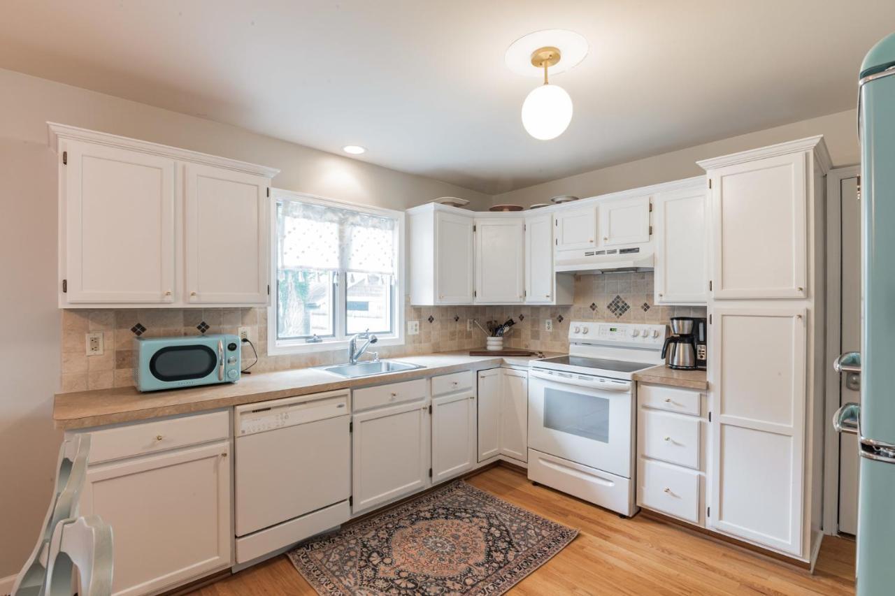 Serene Single Story, Grill, Fire Pit, Fenced Yard And Pet Friendly Stay 케이프메이코트하우스 외부 사진