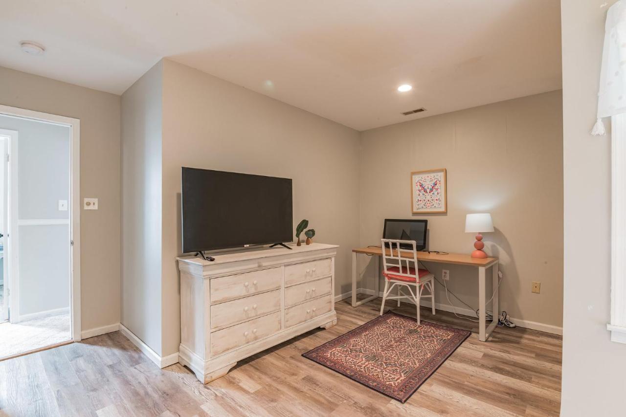 Serene Single Story, Grill, Fire Pit, Fenced Yard And Pet Friendly Stay 케이프메이코트하우스 외부 사진